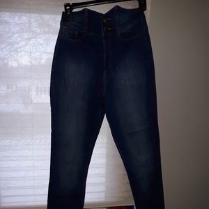 Super high waisted jeans